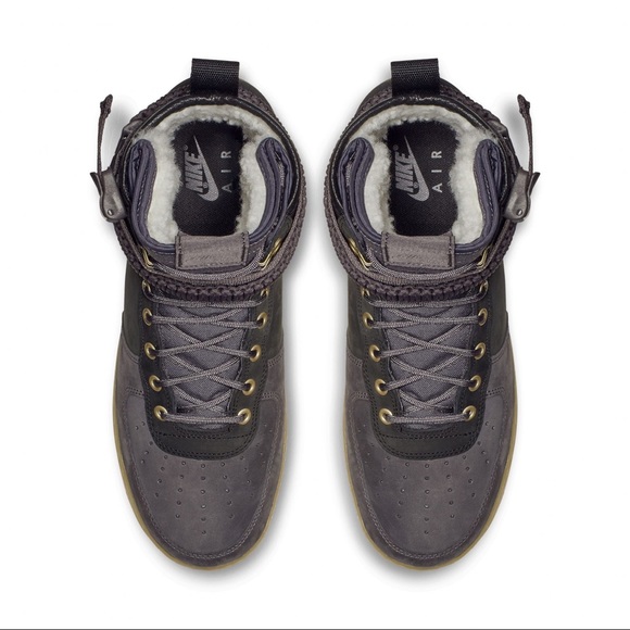 Nike SF Air Force 1 Premium Sneaker - Picture 10 of 12